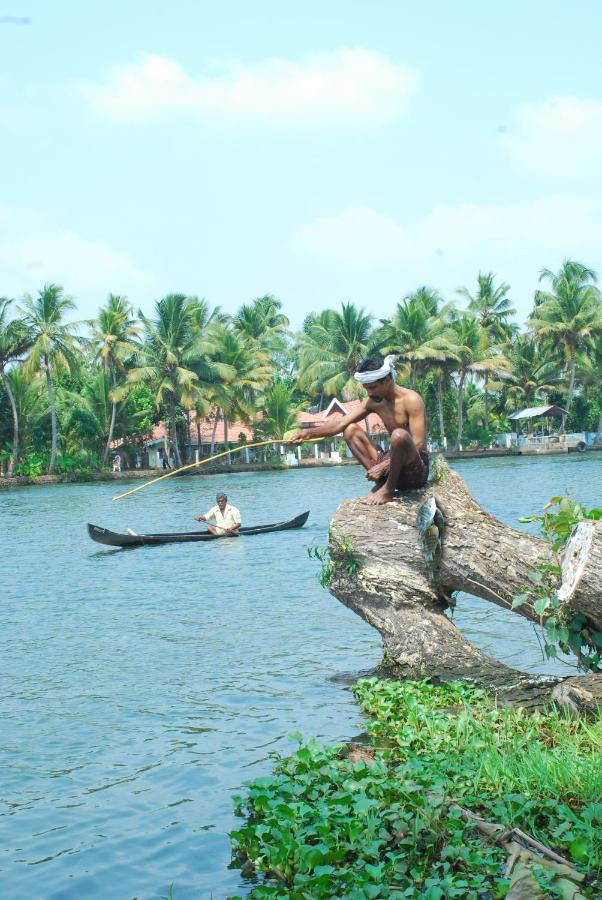 מלון Alappuzha Triveny River Palace מראה חיצוני תמונה