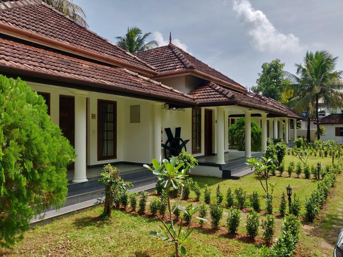 מלון Alappuzha Triveny River Palace מראה חיצוני תמונה
