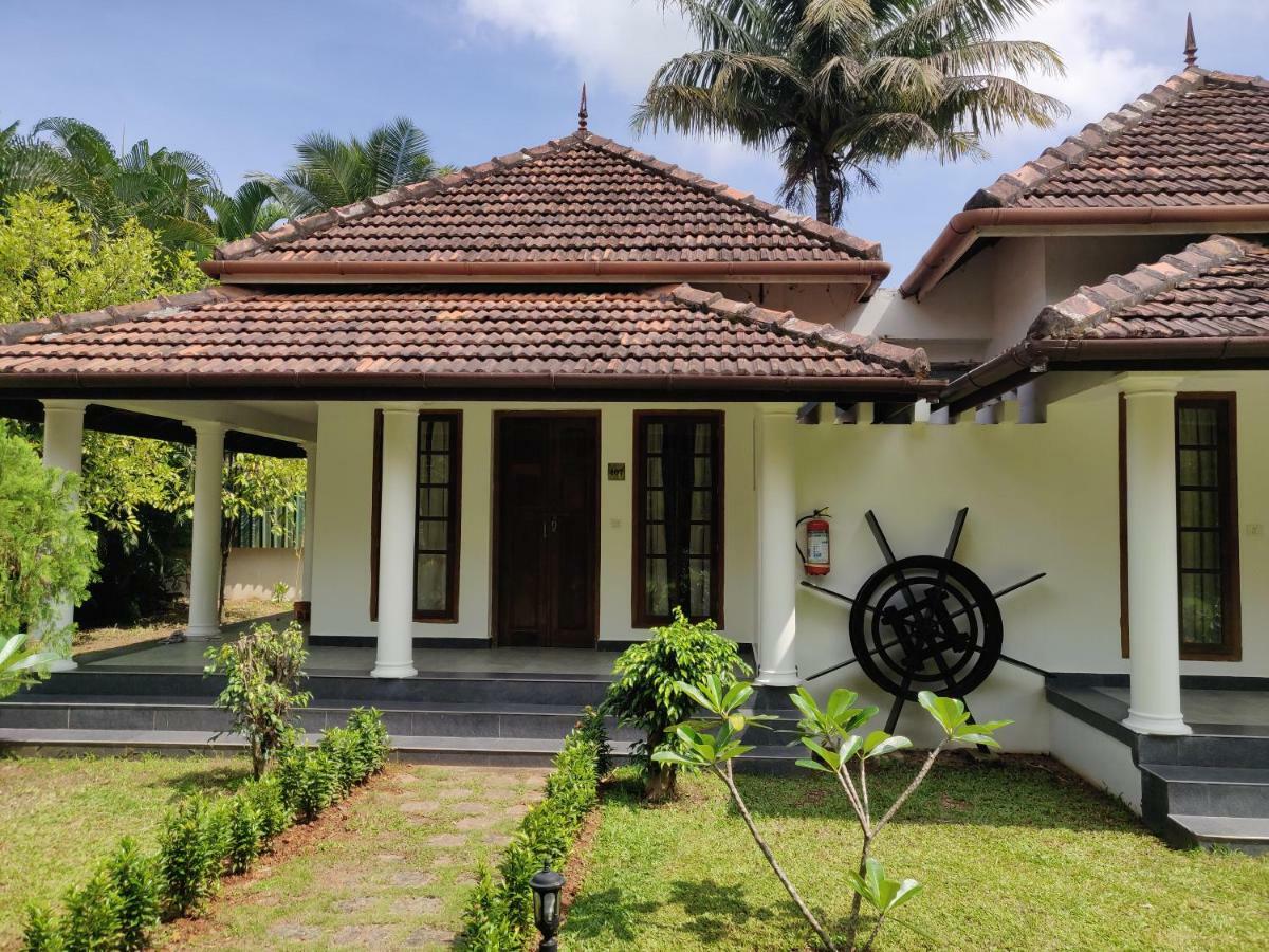 מלון Alappuzha Triveny River Palace מראה חיצוני תמונה