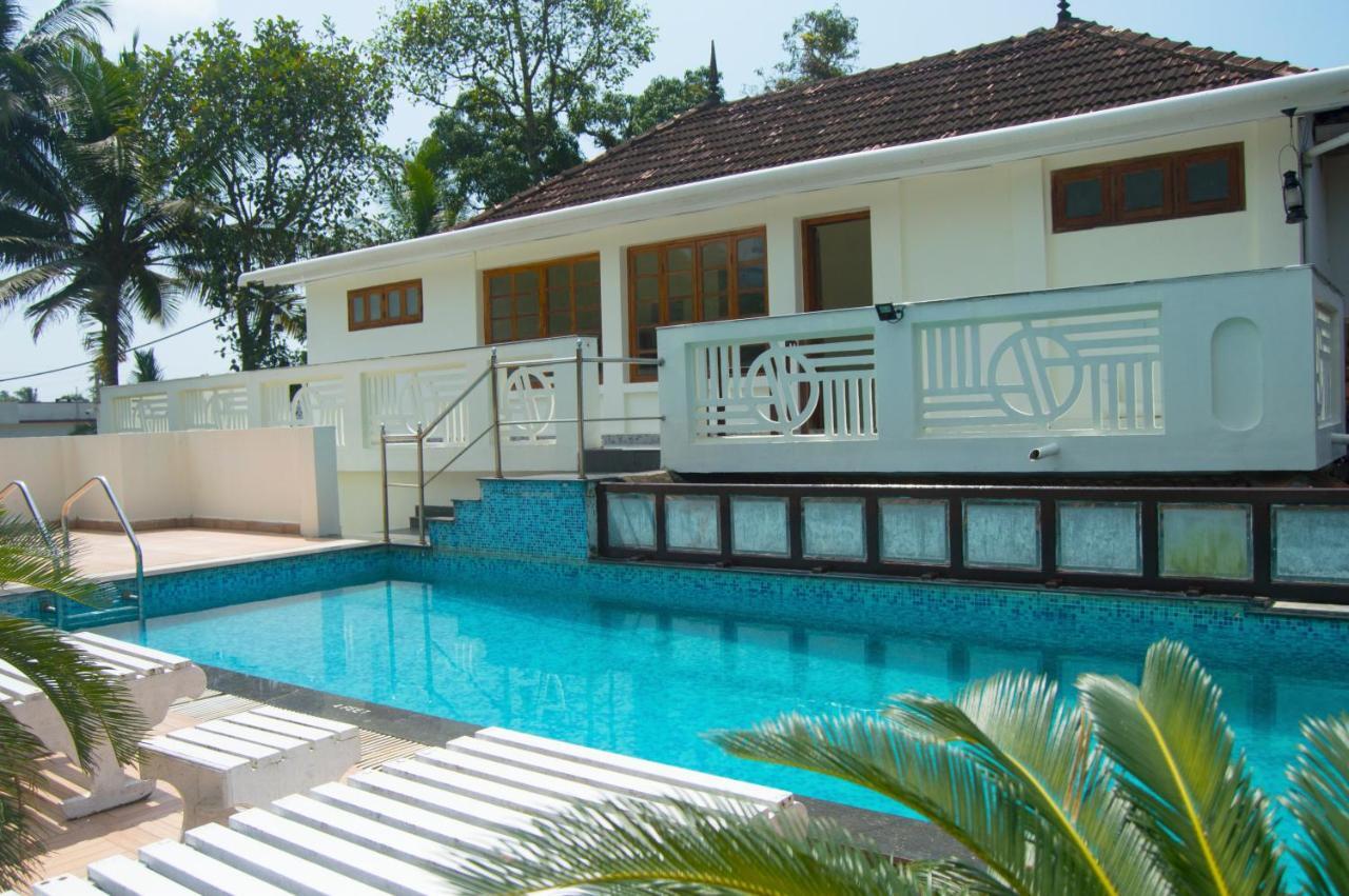 מלון Alappuzha Triveny River Palace מראה חיצוני תמונה