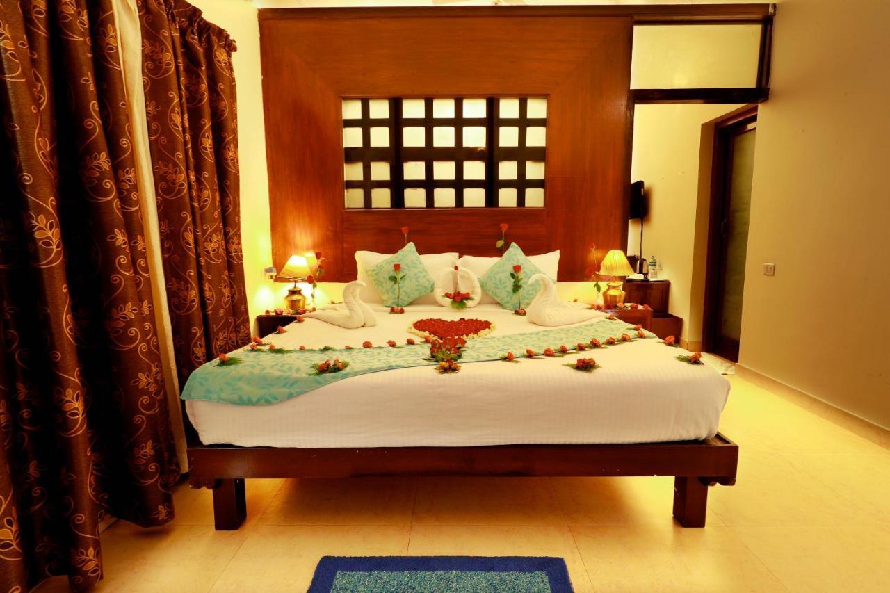 מלון Alappuzha Triveny River Palace מראה חיצוני תמונה
