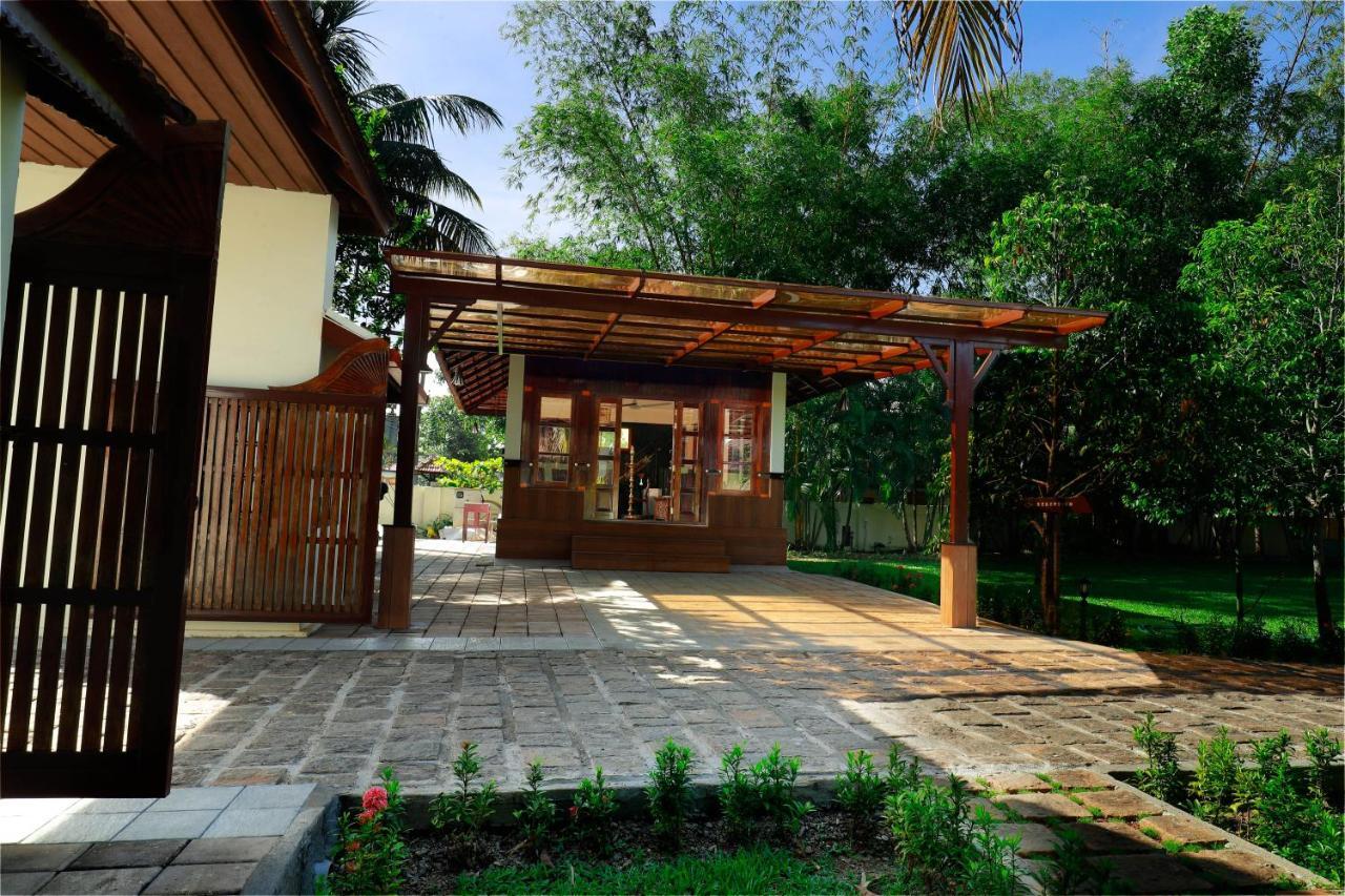 מלון Alappuzha Triveny River Palace מראה חיצוני תמונה